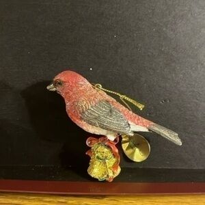 The Danbury mint Christmas ornament - purple finch